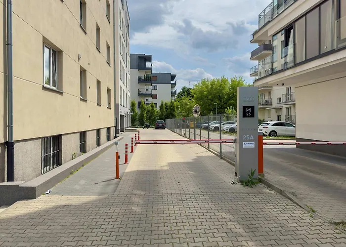 Apartamento With Parking In Wilda Near Mtp By Renters *