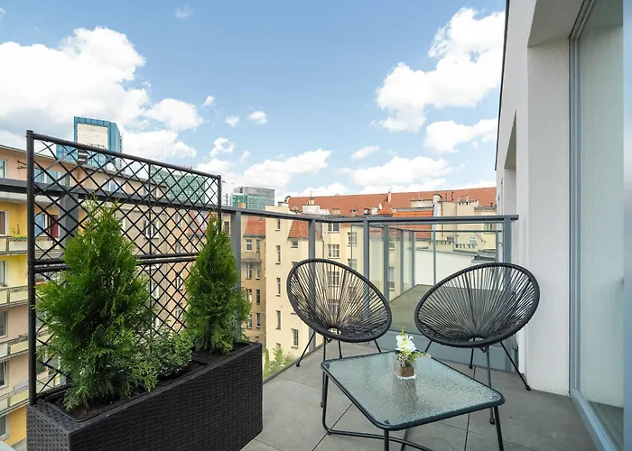 With Parking In Wilda Near Mtp By Renters Apartamento Poznan