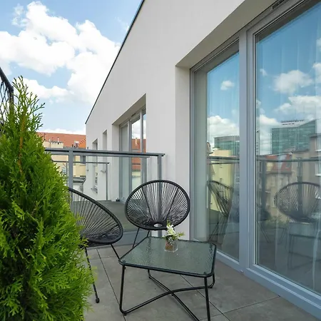 Apartment With Parking In Wilda Near Mtp By Renters