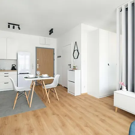 With Parking In Wilda Near Mtp By Renters Apartment *